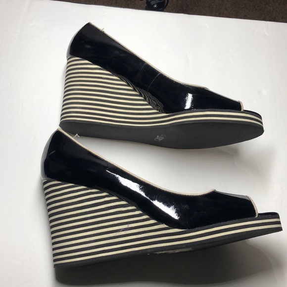 Michael Michael Kors black wedges size 9.5 - Picture 4 of 8